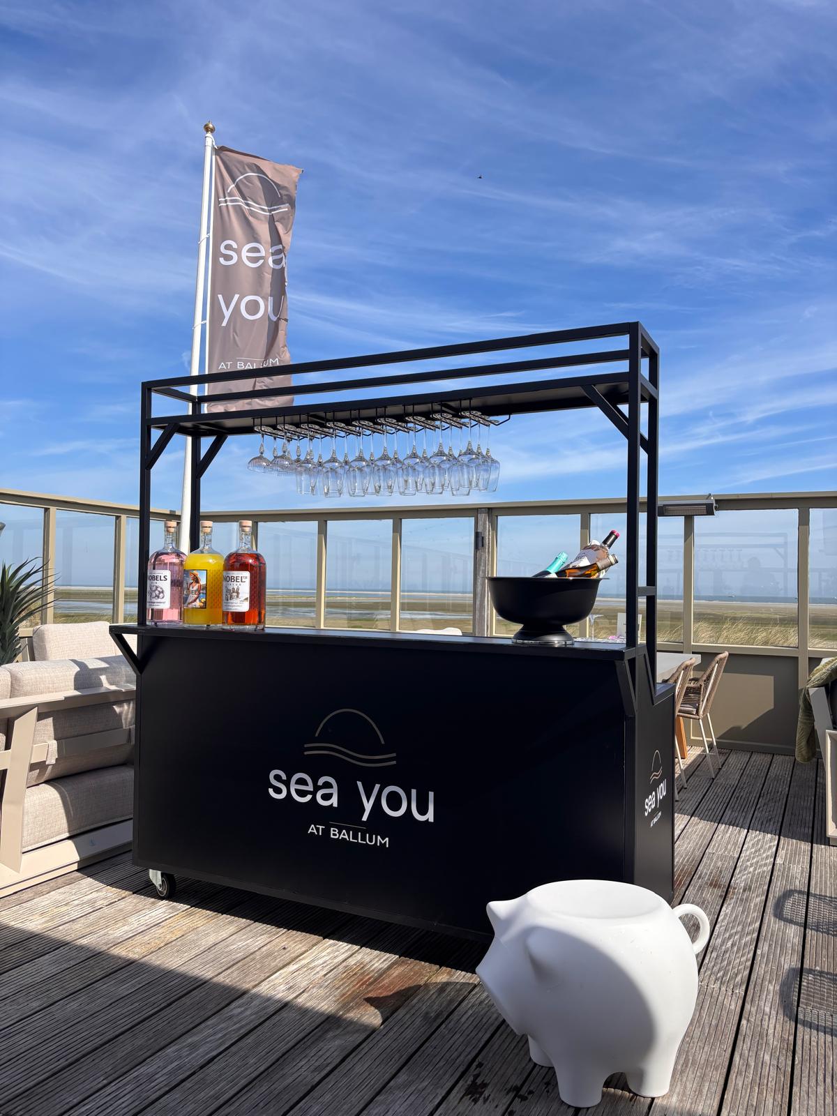Bar en terras bij Sea You at Ballum